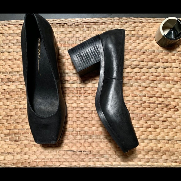 SOLD Chunky Heel 90s chic - New Years Sale!! - Picture 1 of 4